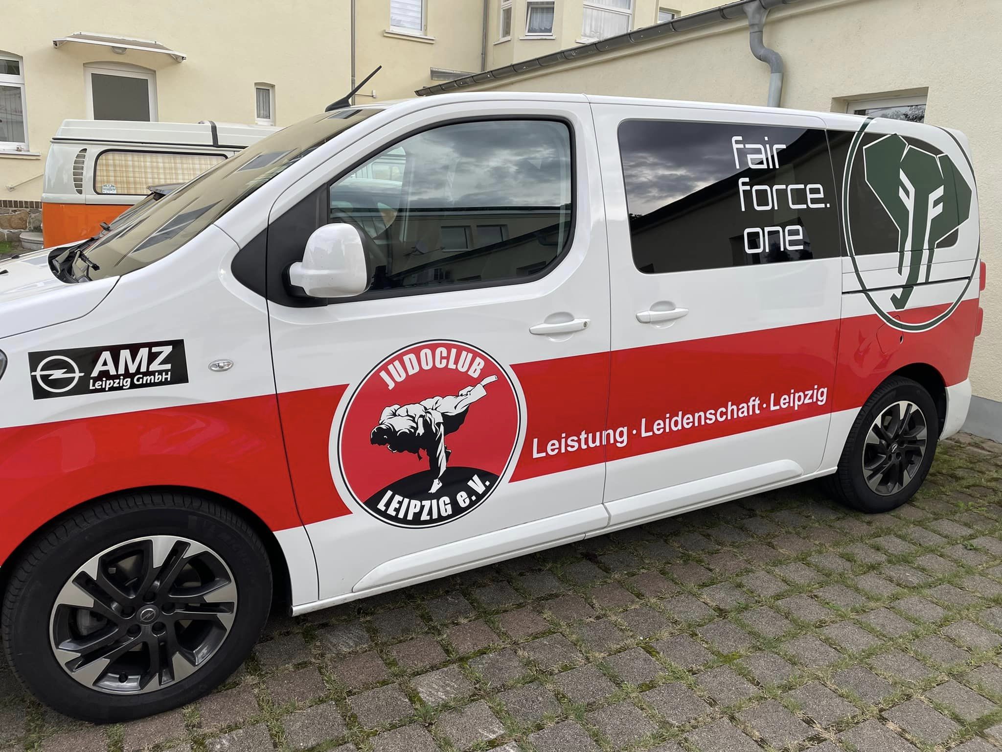 Fahrzeugbeschriftung Autobeschriftung KFZ Beschrifung in Leipzig